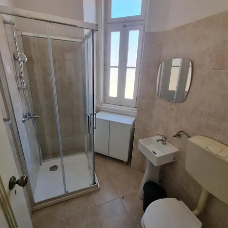 Minimalist 9bed Oasis Parliament Apartmán